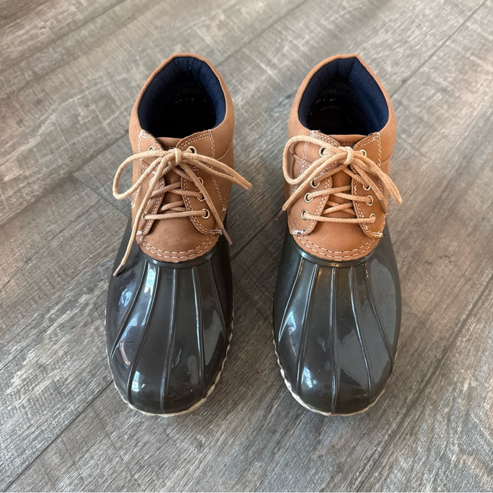 Tommy Hilfinger Women’s Brown and Black Duck Boots size 8